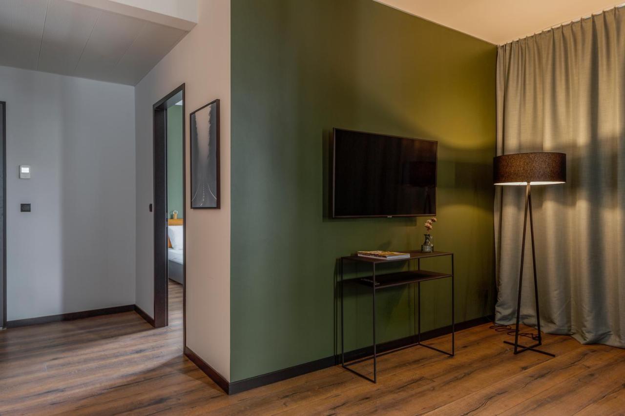 Black F House - Serviced Apartments ไฟรบวร์กอิมไบรส์เกา ภายนอก รูปภาพ