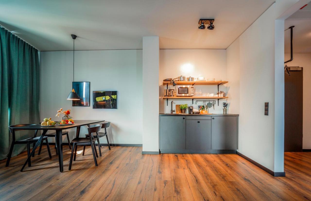 Black F House - Serviced Apartments ไฟรบวร์กอิมไบรส์เกา ภายนอก รูปภาพ
