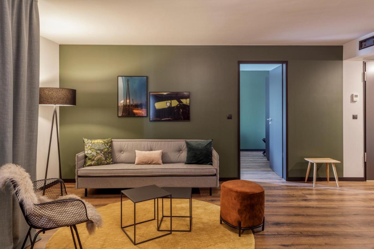 Black F House - Serviced Apartments ไฟรบวร์กอิมไบรส์เกา ภายนอก รูปภาพ