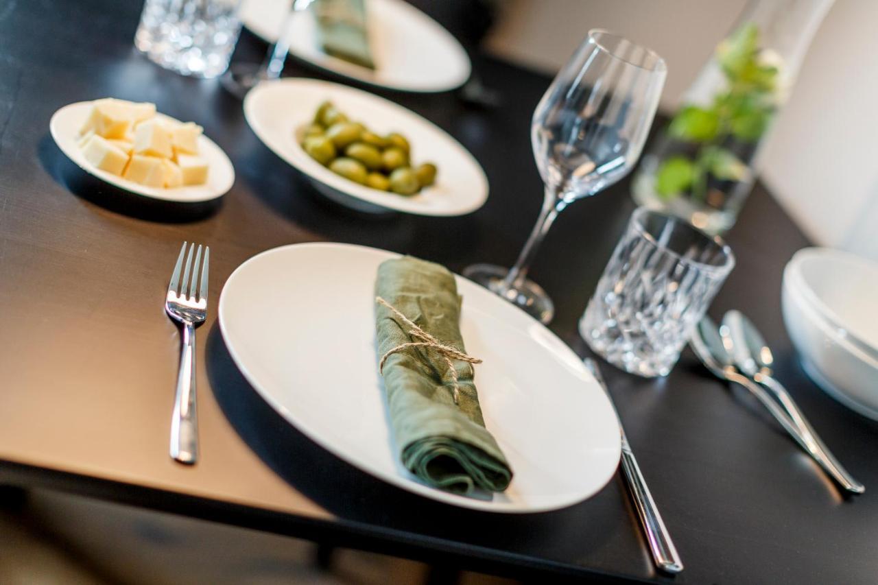 Black F House - Serviced Apartments ไฟรบวร์กอิมไบรส์เกา ภายนอก รูปภาพ